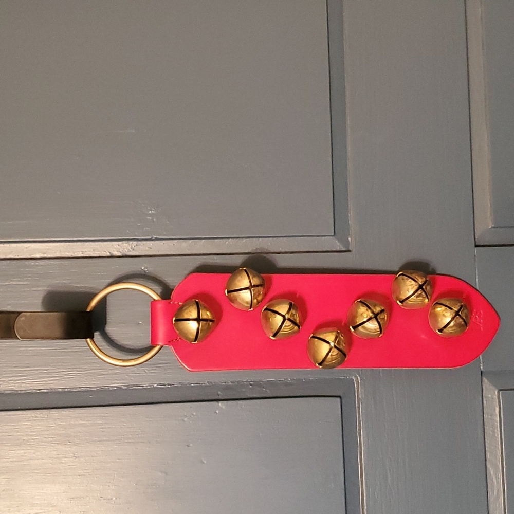 Vintage MBS Sleigh Bells Red Leather Brass Christmas Holiday Door Decoration - Picture 6 of 7